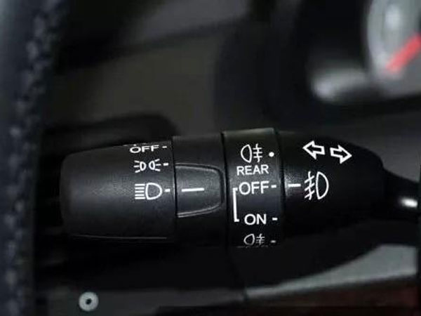 汽车按键激光镭雕-按钮激光打标工艺