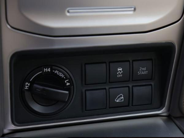 汽车按键激光镭雕-按钮激光打标工艺