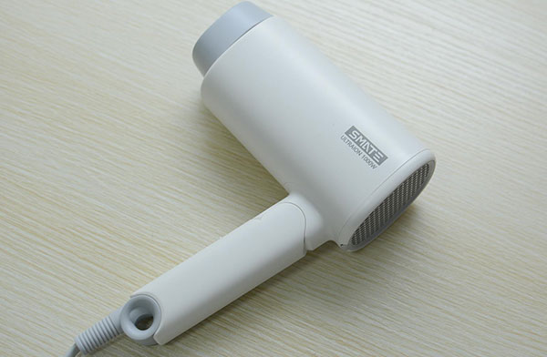 电吹风刻字镭雕，点亮激光打标电器的工艺之美