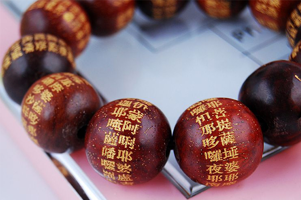 佛珠激光雕刻刻字,尽显激光打标工艺之美 佛珠激光雕刻刻字,尽显激光打标工艺之美