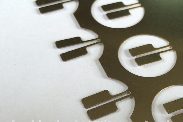 极片极耳切割机，电池生产新助力