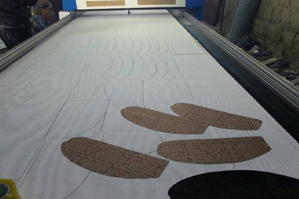 电脑激光裁床专业生产厂家—苏州U乐国际激光科技