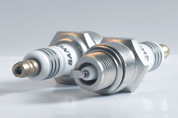 汽车火花塞打标雕刻设备——火花塞激光打标机