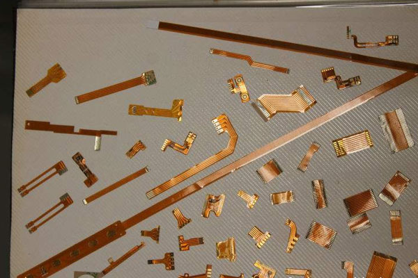 挠性覆铜板电路板激光分板设备——电路板激光切割机