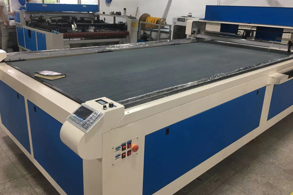 关于激光裁床机多少钱一台的价格解说