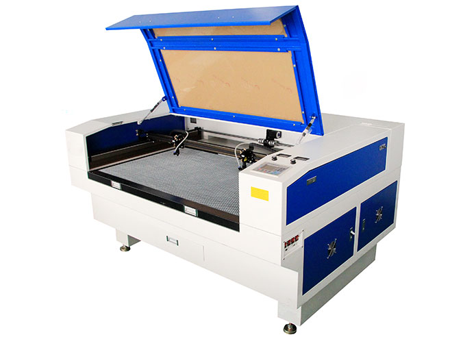 激光切割机在毛领上的应用