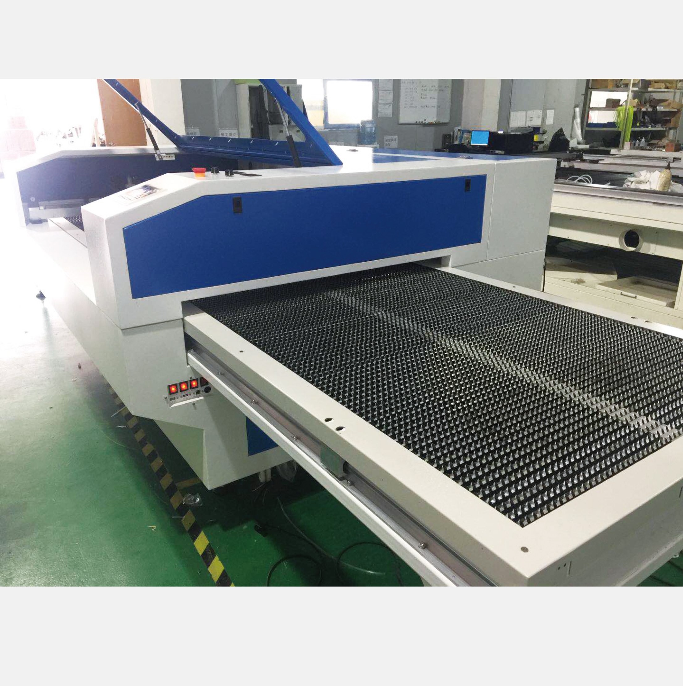 CW-1592TH-AB中底板切割机