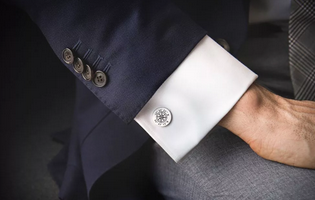 激光打标西装袖扣：袖里玄机，扣人心弦
