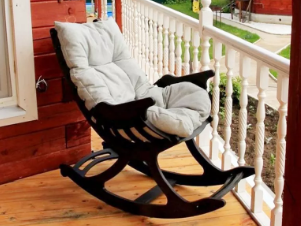 我能想到最浪漫的事,就是和你坐着摇椅 慢慢聊