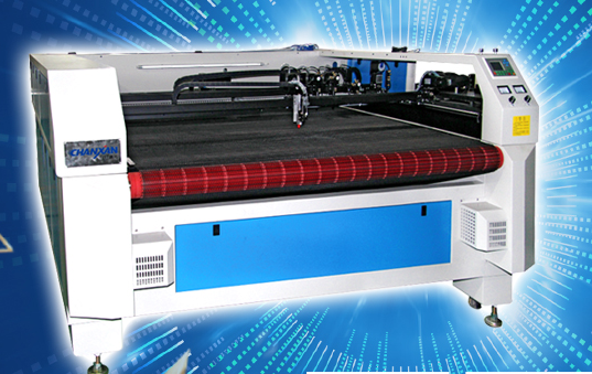 U乐国际鞋材激光画线切割一体机感恩回馈，为您省时省力省人工！