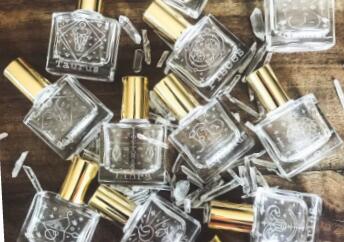 香水瓶激光雕刻机，属于你独特的味道