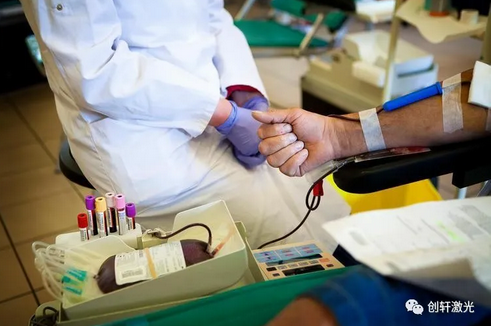 U乐国际激光爱心献血活动