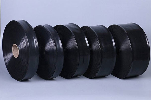 滴灌带激光打孔设备—喷灌管激光打孔机