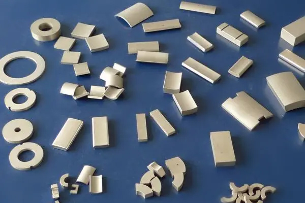 PTC陶瓷发热片电子陶瓷切割设备——陶瓷激光切割机